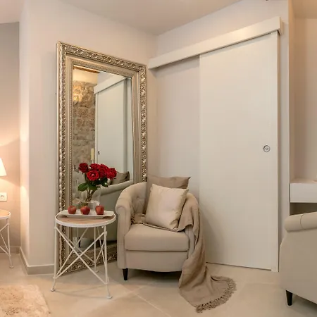 Jupiter Lux Bed & Breakfast 4*
