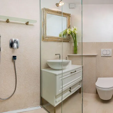 Jupiter Lux Bed and Breakfast Σπλιτ