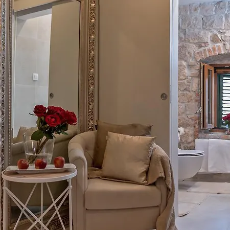 Jupiter Lux Bed and breakfast