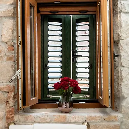 Jupiter Lux 4* Split