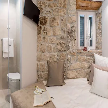 Jupiter Lux Bed and Breakfast 4*