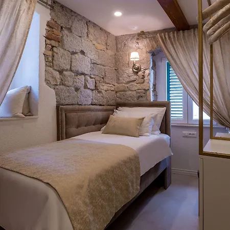 ベッド・アンド・ブレックファスト Jupiter Lux